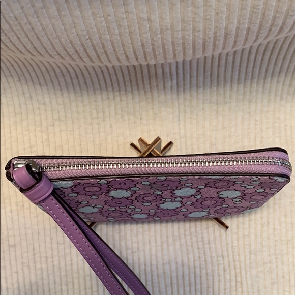 NWT - Coach Corner Zip Wristlet With Floral Print - Picture 7 of 14